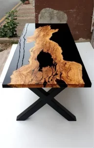 Mesa con detalle de EPOXY Negro